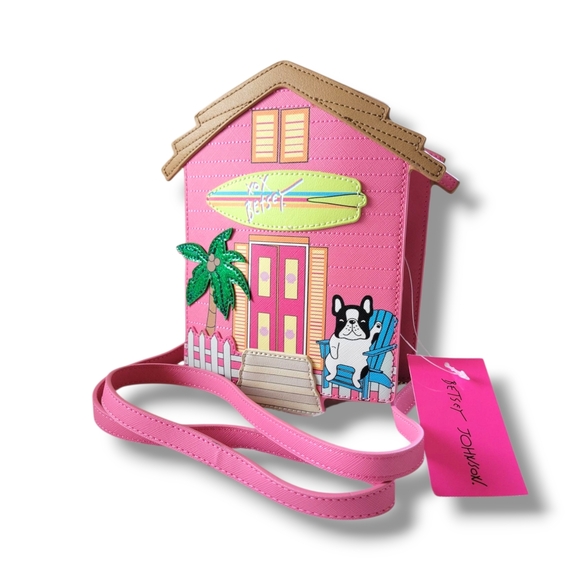 ✨️HP✨️Betsey Johnson | NWT Cute Pink Beach Dog House Shaped Crossbody Bag - Picture 2 of 12
